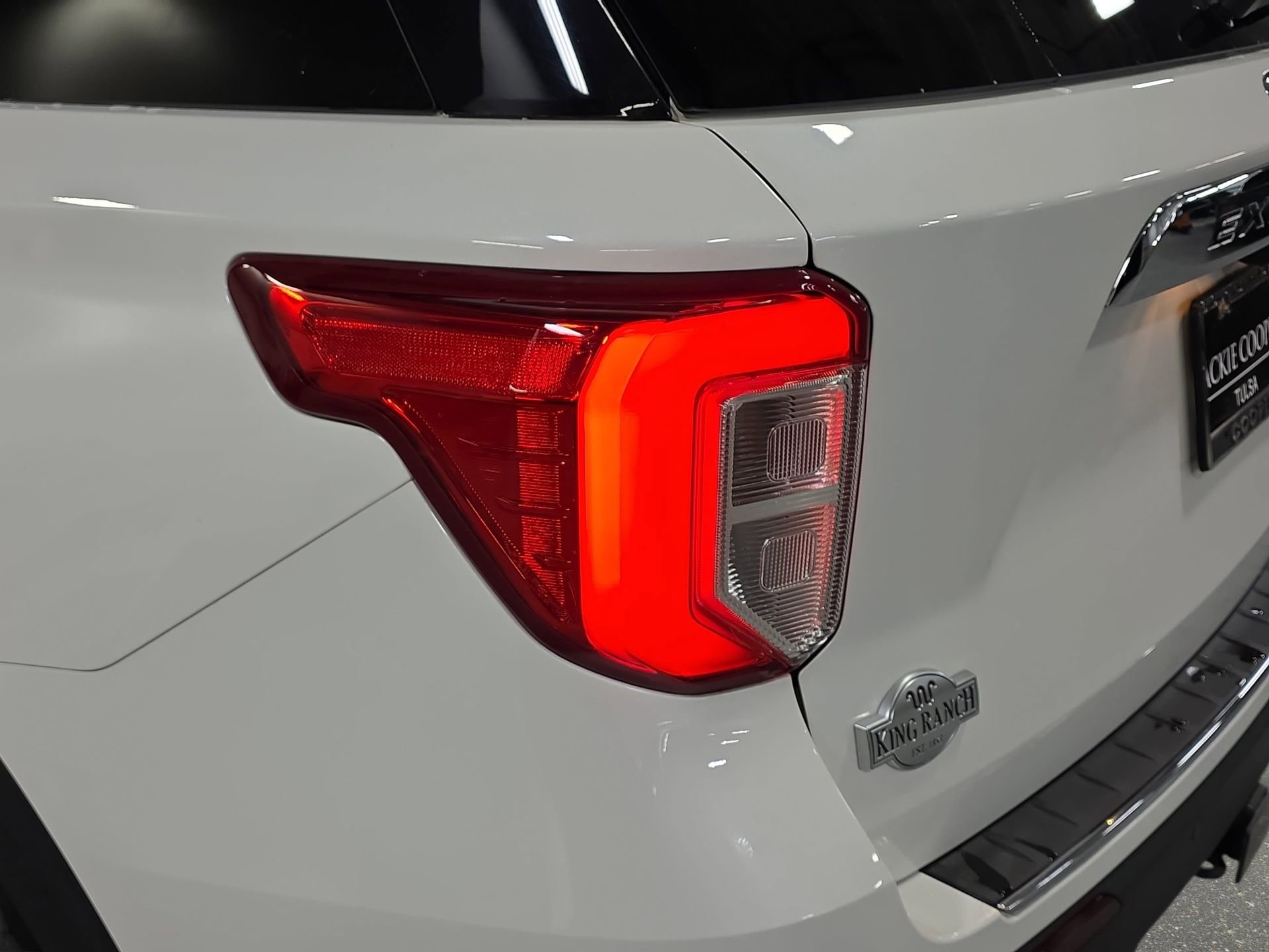 Used 2023 Ford Explorer King Ranch w/ Technology Package image 33