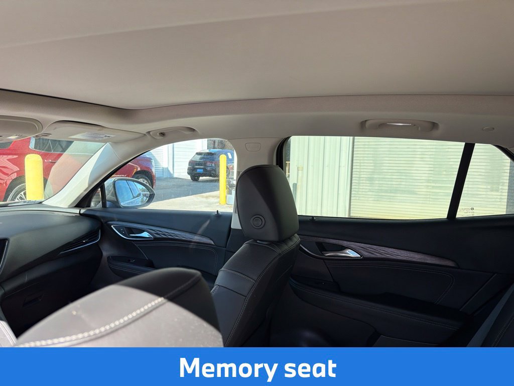 Used 2023 Buick Envision Avenir AWD/4WD image 21