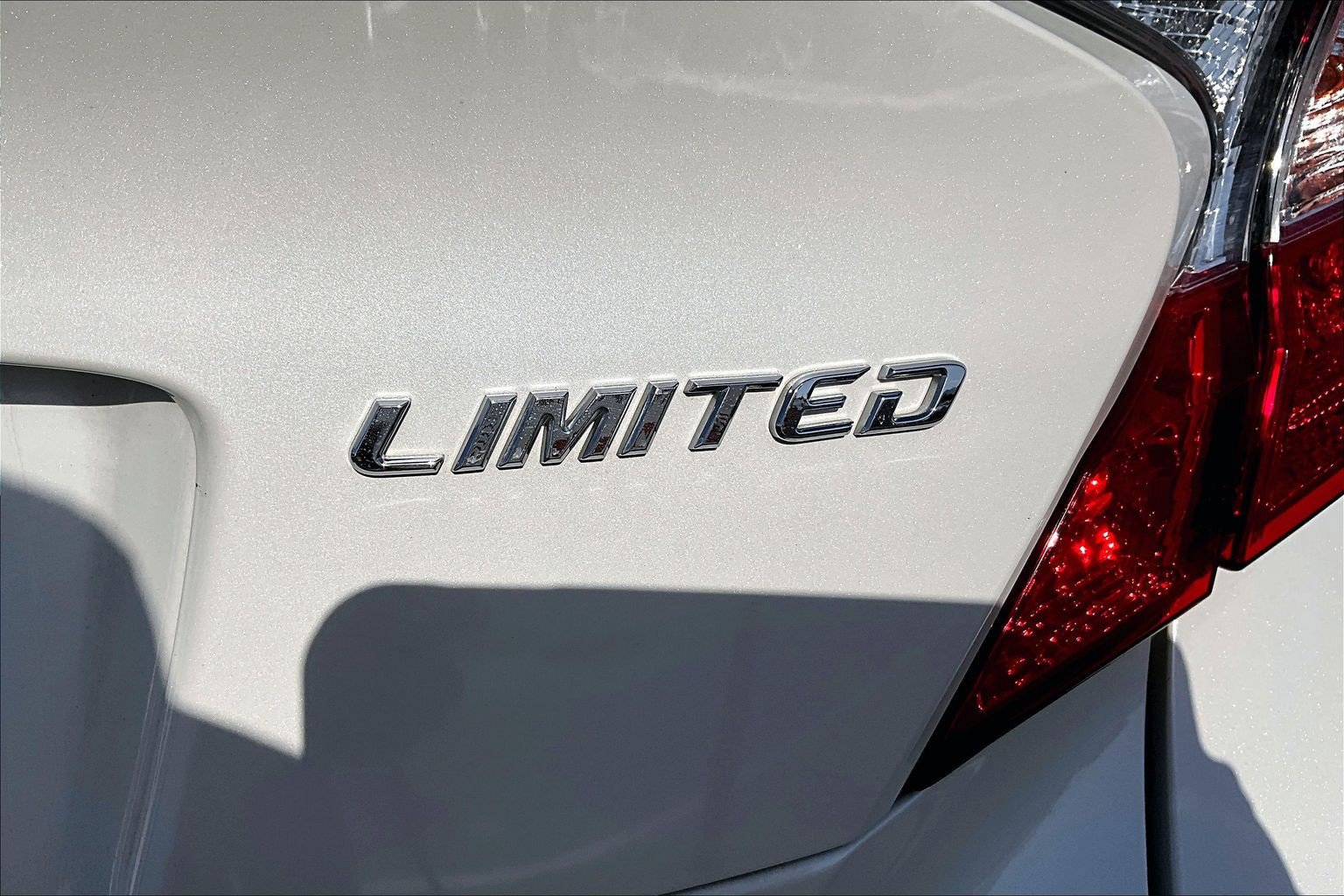 Used 2020 Toyota C-HR Limited FWD image 29