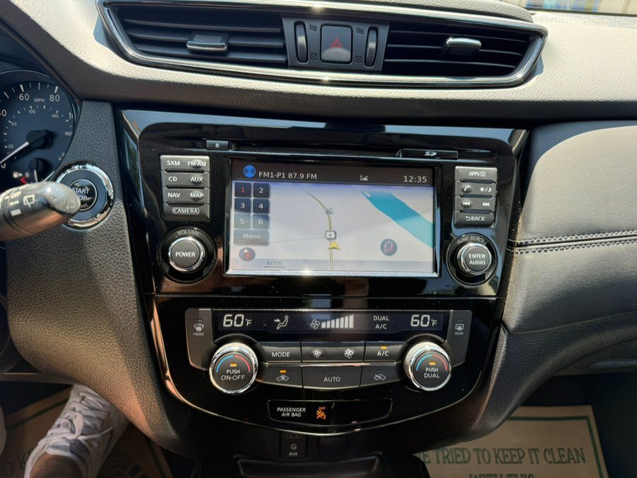 Used 2017 Nissan Rogue SL w/ SL Premium Package AWD/4WD image 15