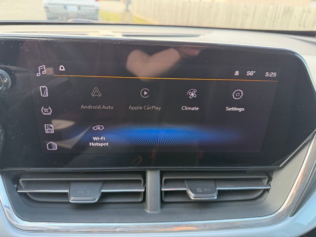 Used 2025 Chevrolet Trax LT FWD image 13