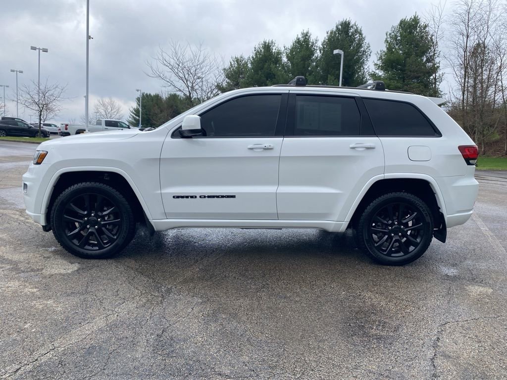 Used 2020 Jeep Grand Cherokee Altitude image 6