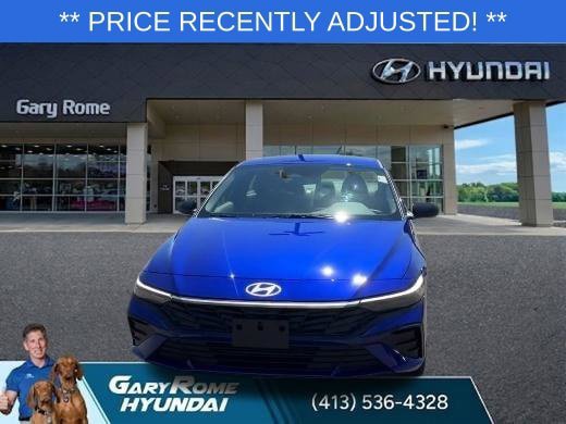 Certified 2025 Hyundai Elantra Sport FWD image 3