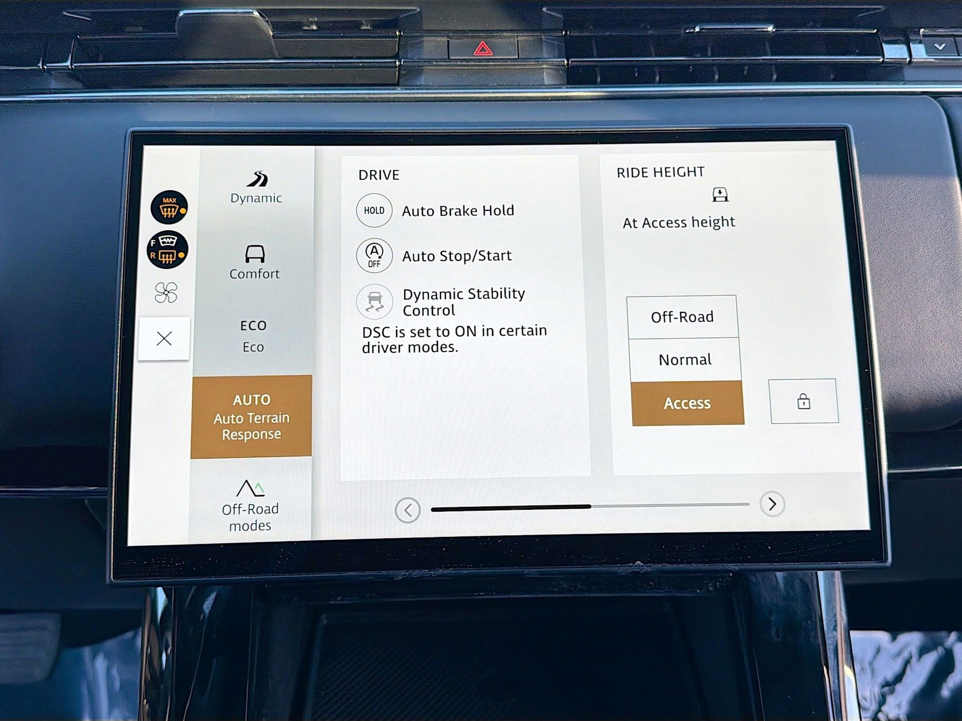 Used 2024 Land Rover Range Rover Sport SE image 32