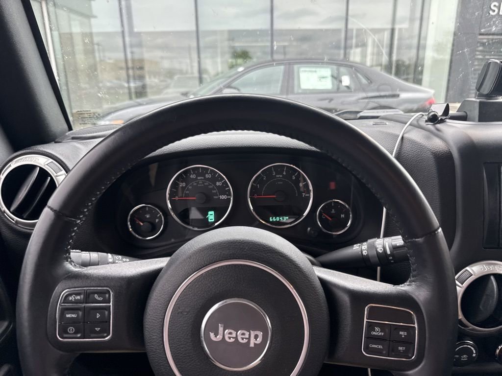 Used 2016 Jeep Wrangler Unlimited Sahara w/ Connectivity Group image 4