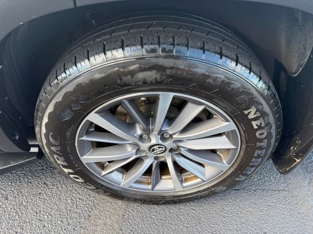 Used 2019 Toyota Highlander XLE image 17