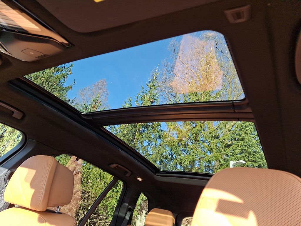 Certified 2023 BMW X5 xDrive45e w/ Executive Package image 11