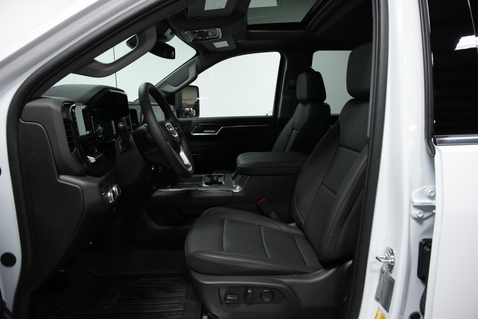 New 2025 GMC Sierra 2500 SLT w/ SLT Premium Package image 26