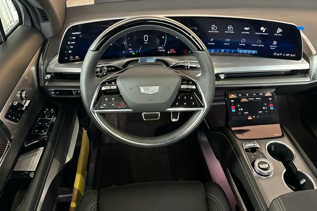New 2026 Cadillac Vistiq Sport w/ LPO, Floor Liner Package AWD/4WD image 14