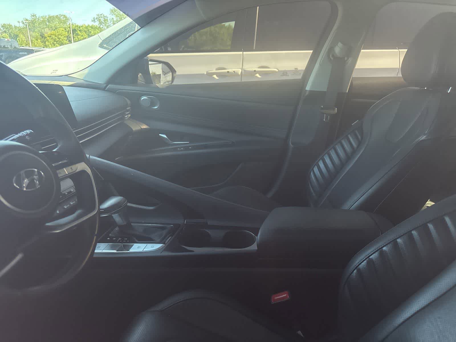 Used 2023 Hyundai Elantra Limited FWD image 31