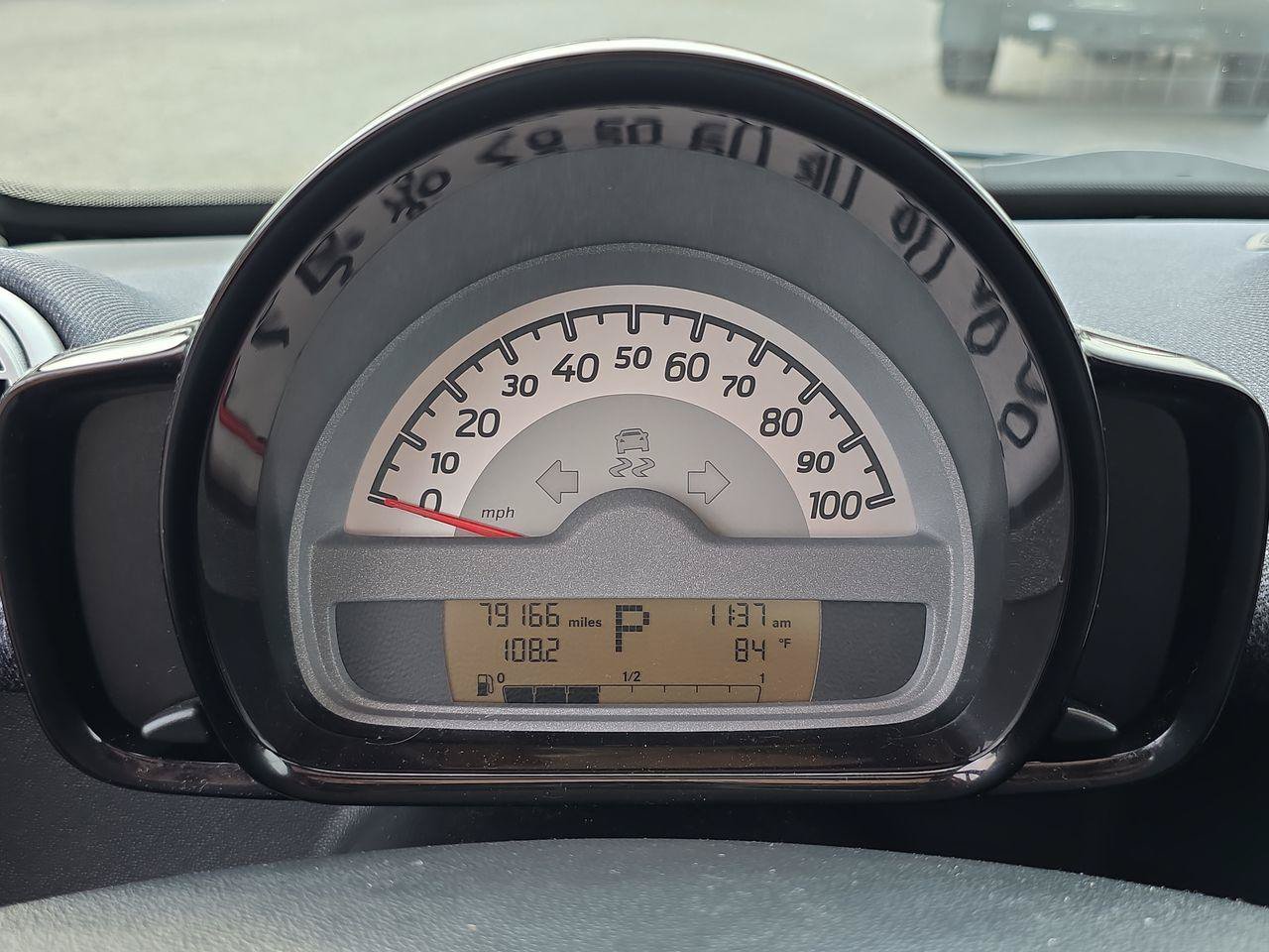 Used 2011 smart fortwo passion RWD image 10