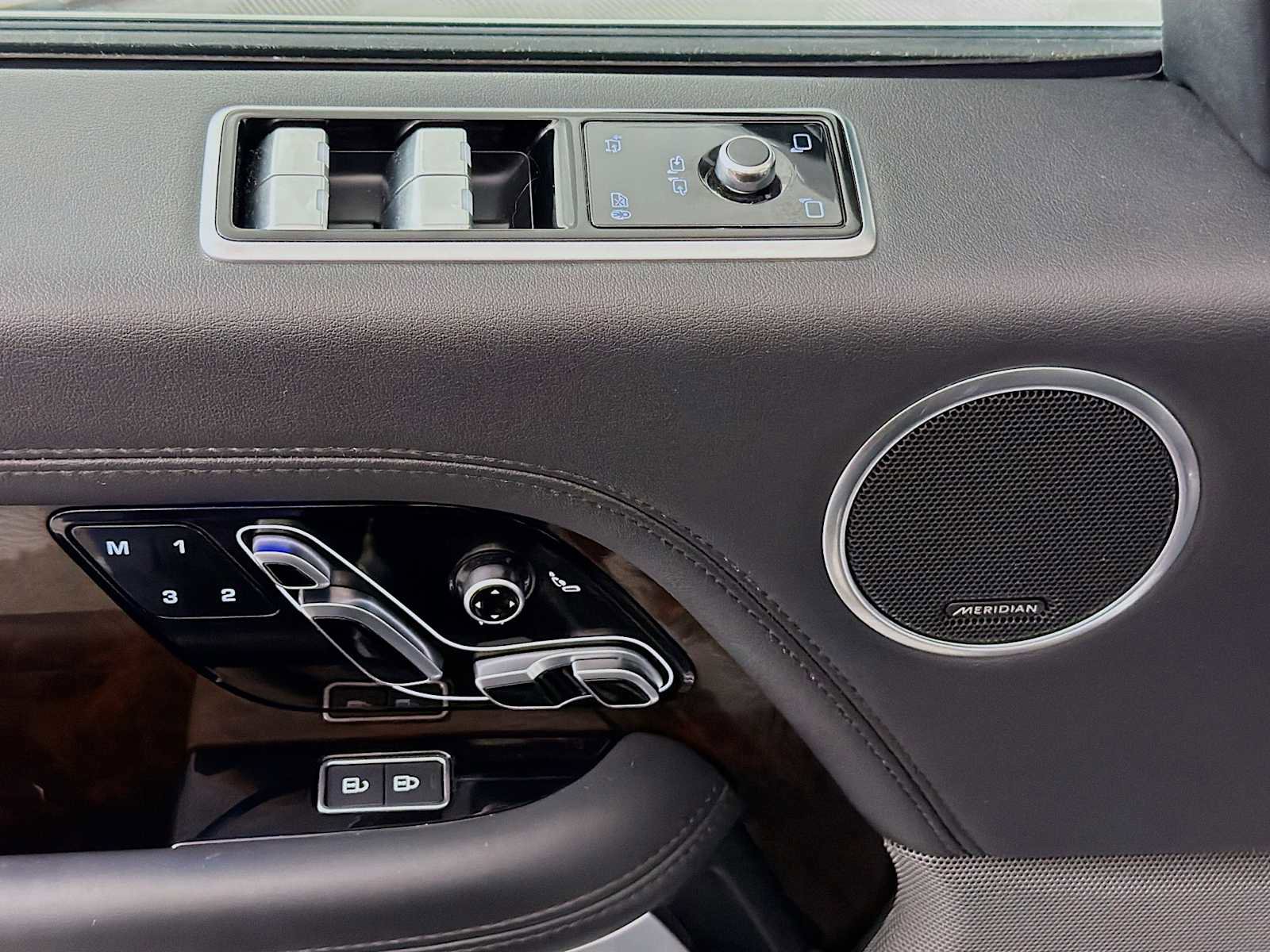 Used 2022 Land Rover Range Rover P525 Westminster Edition image 19