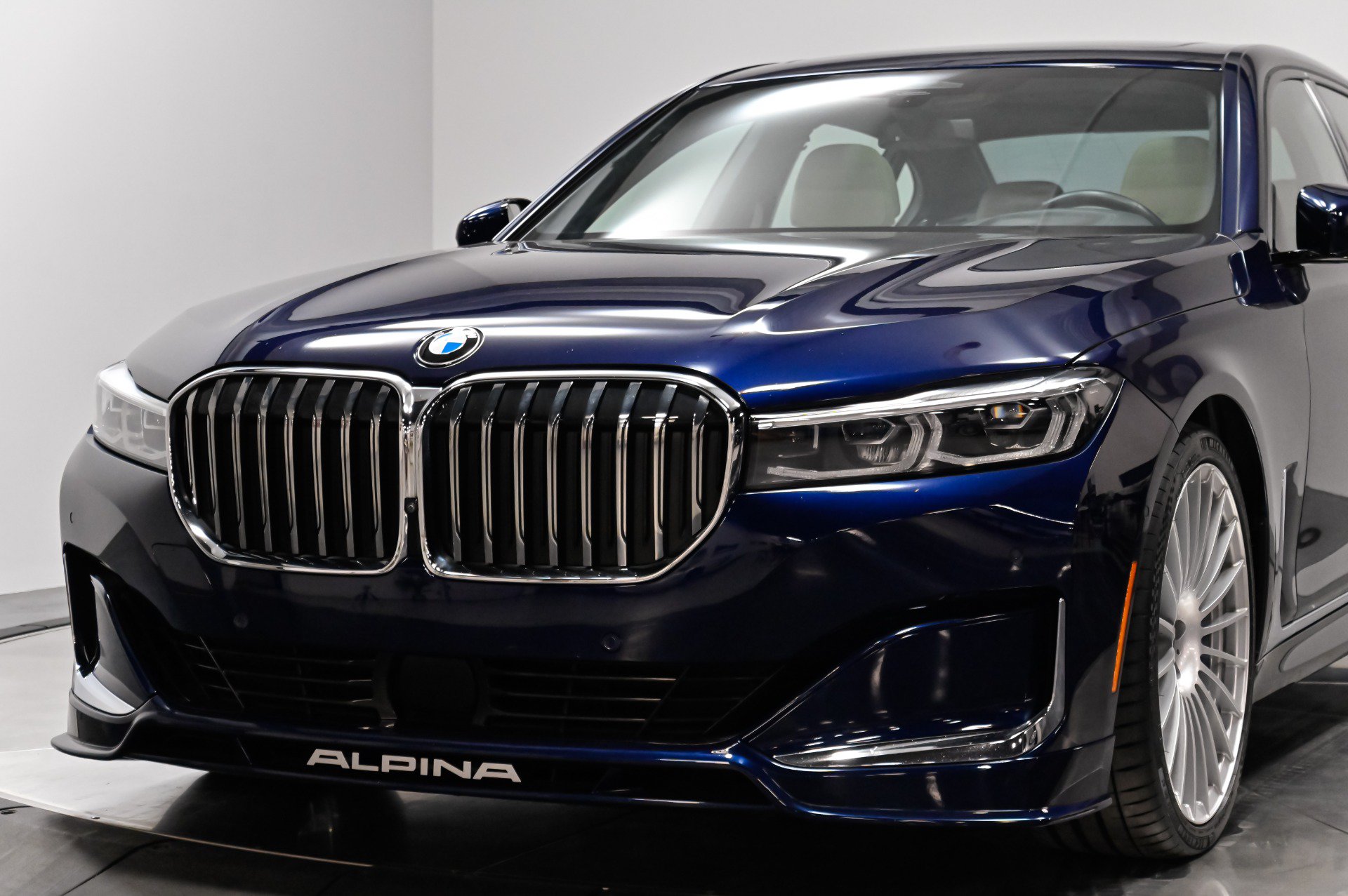 Used 2022 BMW ALPINA B7 xDrive AWD/4WD image 56