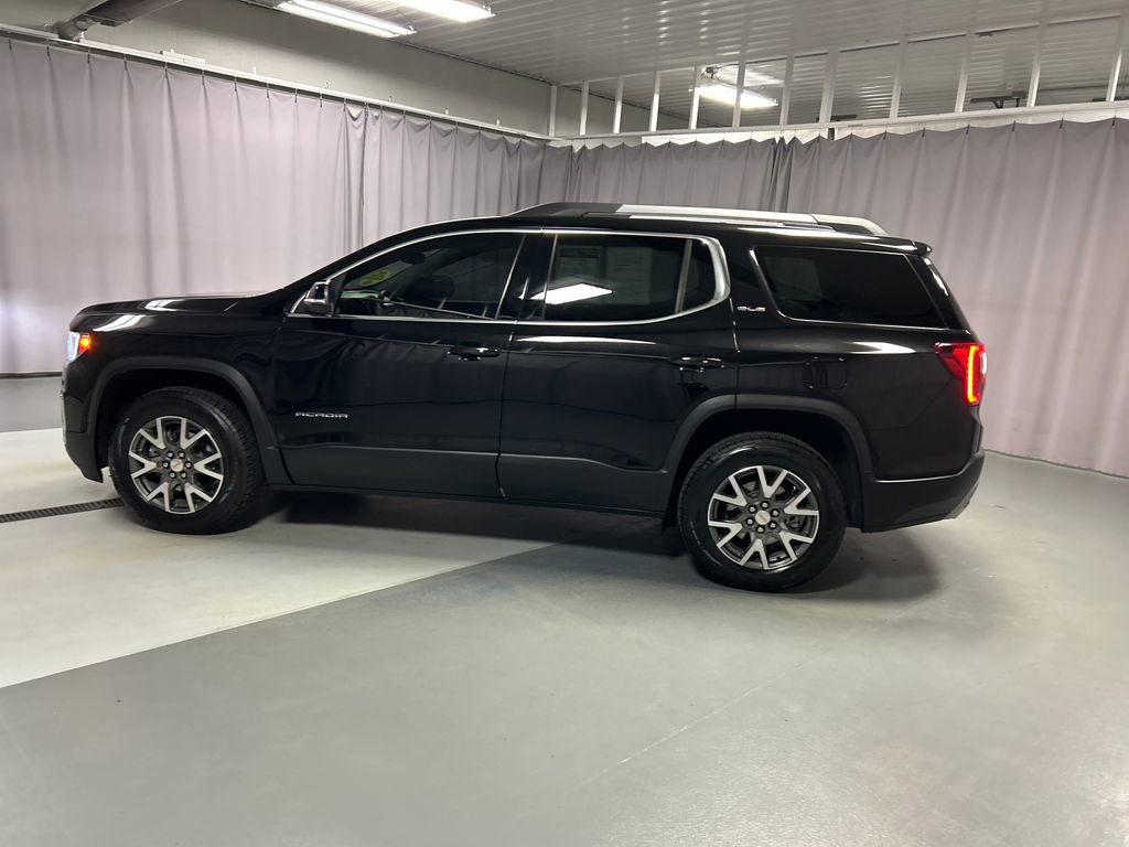 Used 2023 GMC Acadia SLE w/ Driver Convenience Package FWD image 4