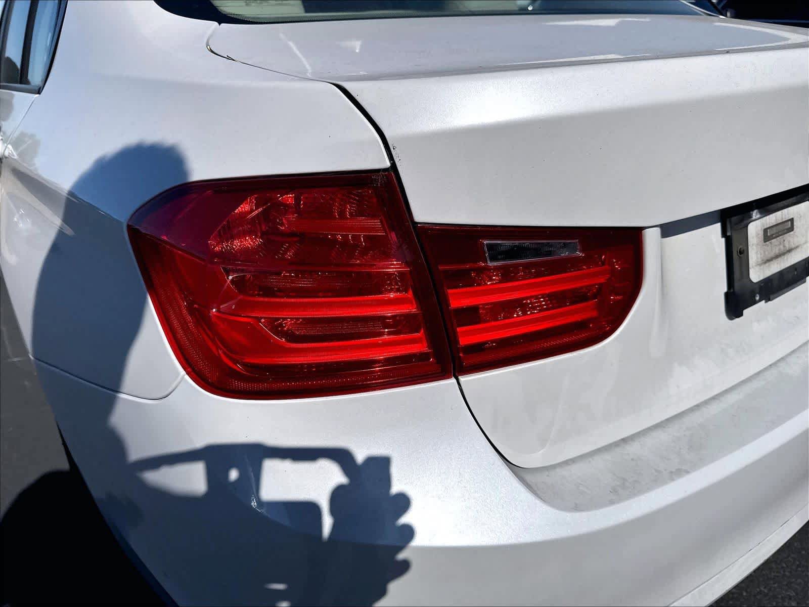 Used 2015 BMW 320i Sedan RWD image 22