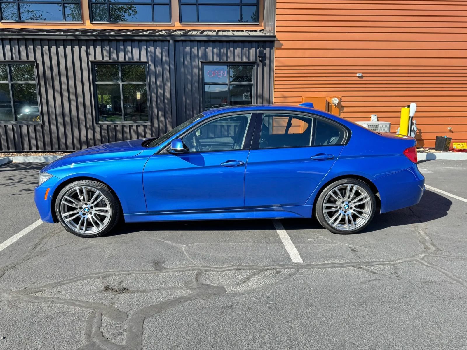 Used 2013 BMW 335i xDrive Sedan AWD/4WD image 2
