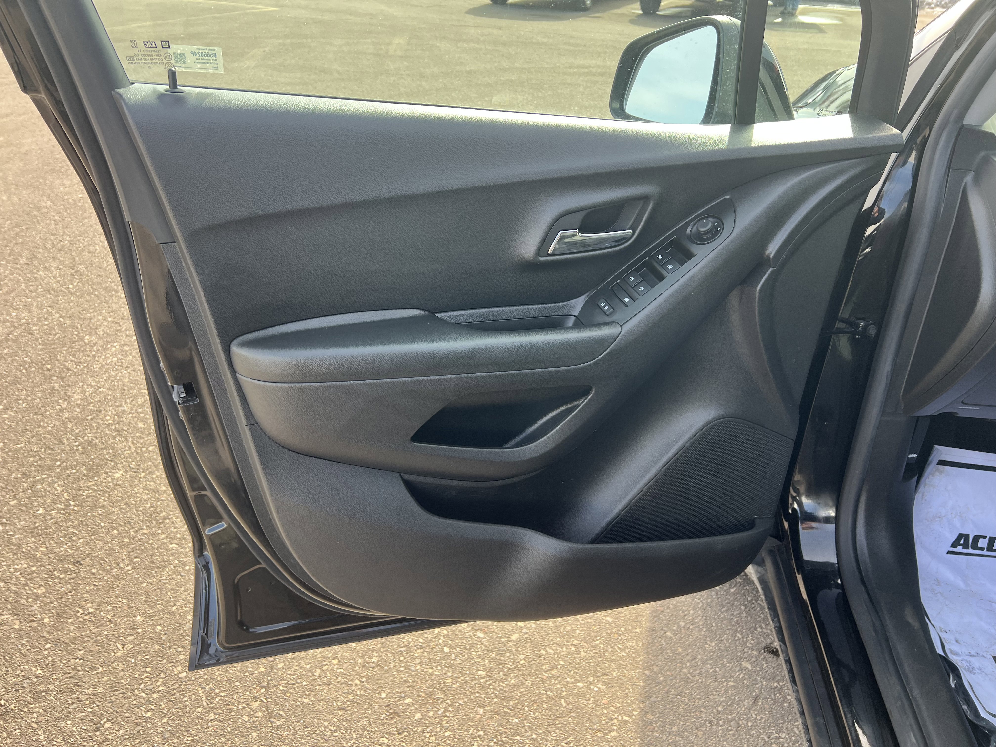 Certified 2022 Chevrolet Trax LT w/ LT Convenience Package image 16