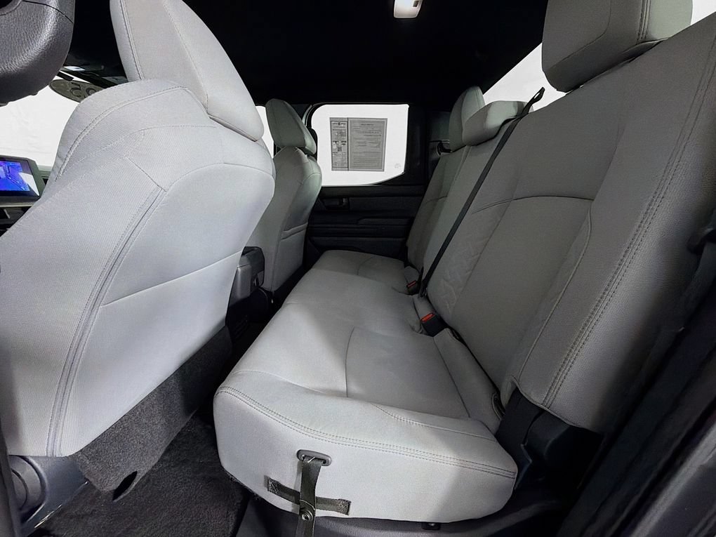 Used 2025 Toyota Tacoma SR5 AWD/4WD image 36