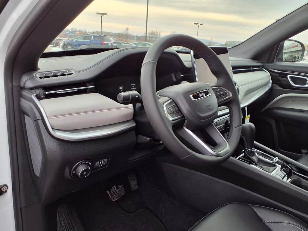 New 2026 Jeep Compass Limited w/ Sun, Sound & Navigation Group AWD/4WD image 17