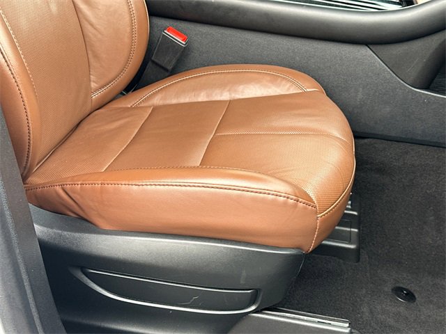 Used 2022 Lincoln Aviator Reserve w/ Equipment Group 201A image 12