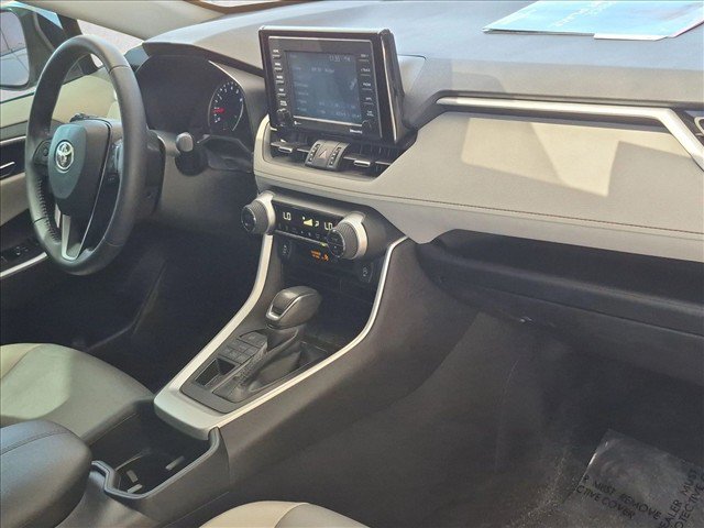 Used 2022 Toyota RAV4 XLE Premium AWD/4WD image 22