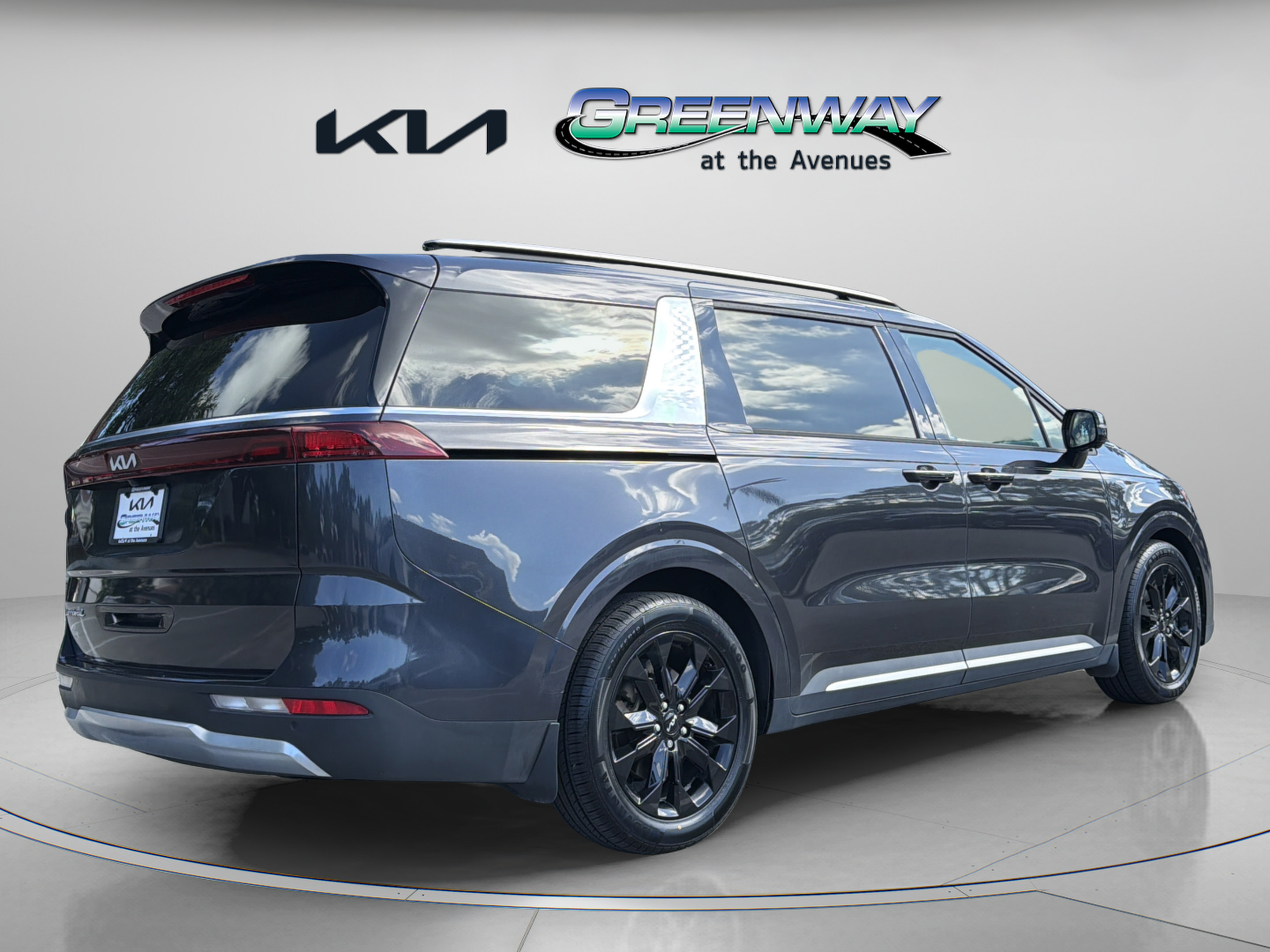 Used 2022 Kia Carnival SX FWD image 6
