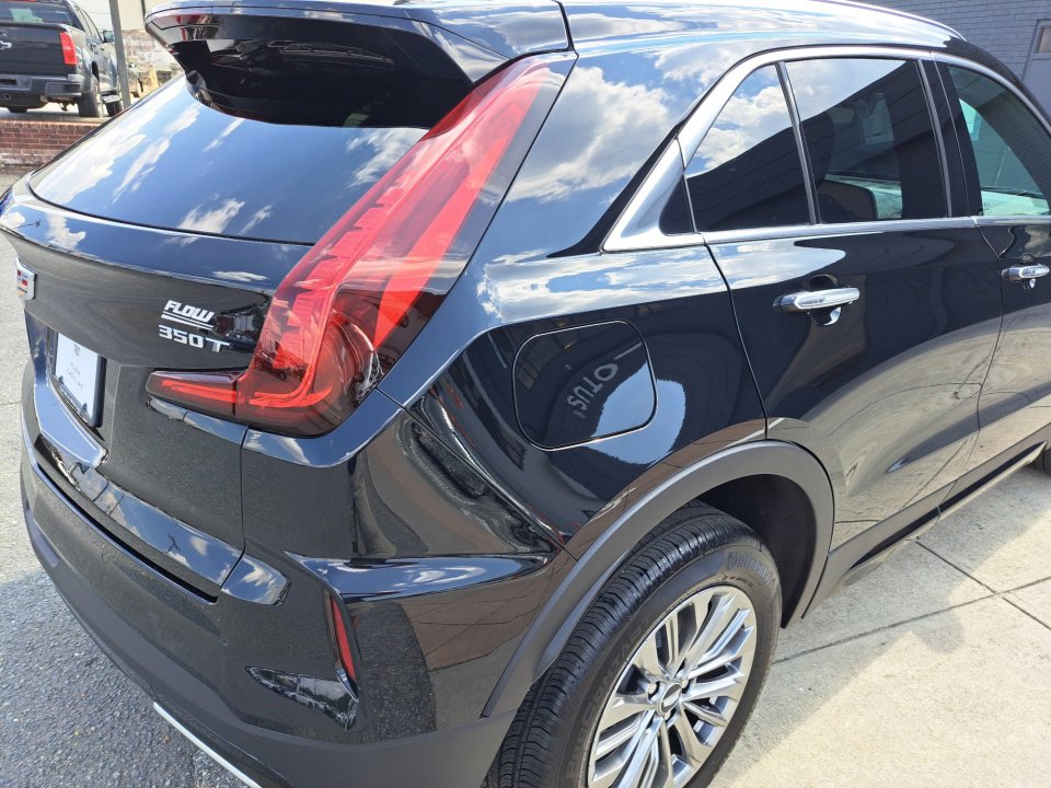 Certified 2025 Cadillac XT4 Premium Luxury image 19