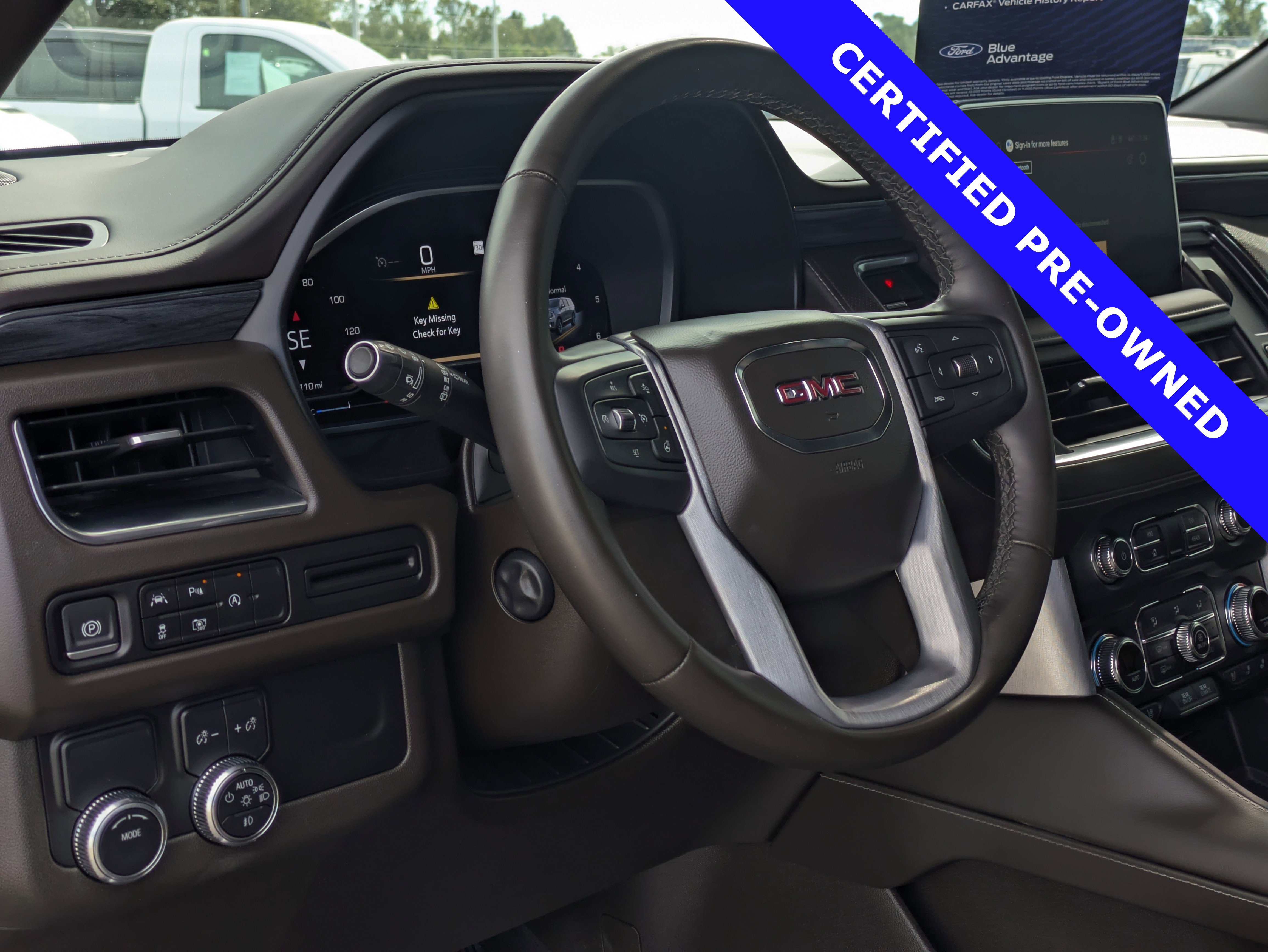 Used 2023 GMC Yukon SLT w/ SLT Luxury Package image 23