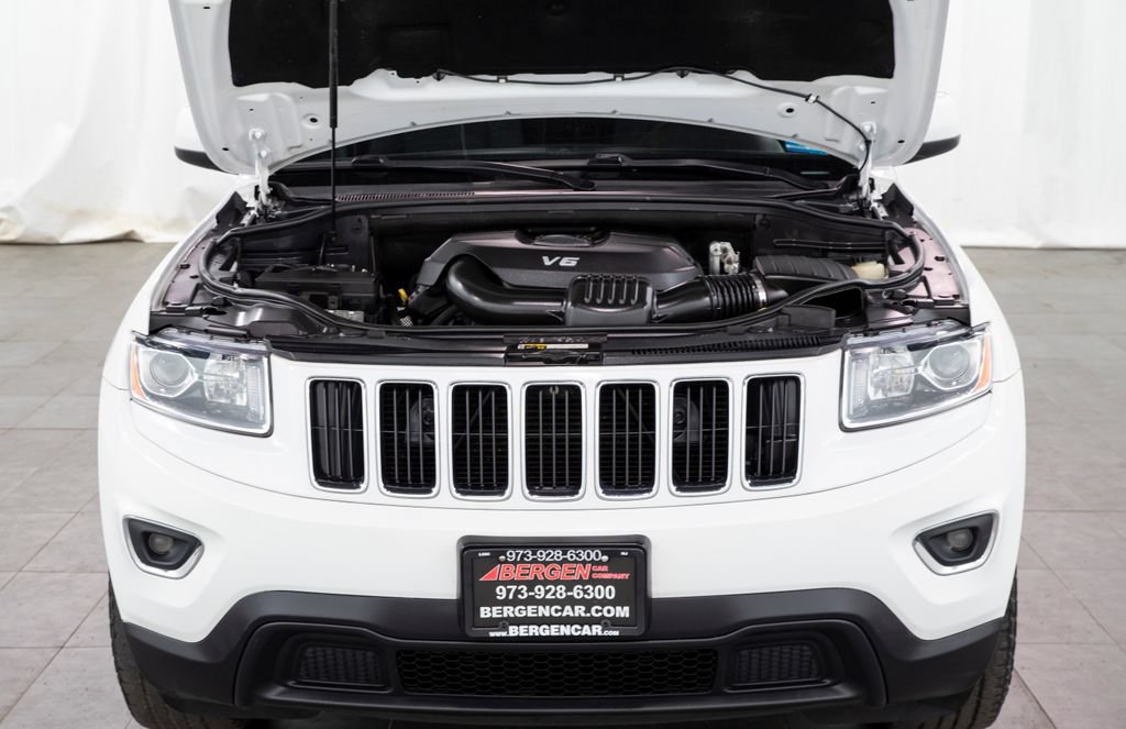 Used 2015 Jeep Grand Cherokee Laredo w/ Quick Order Package 23E AWD/4WD image 3