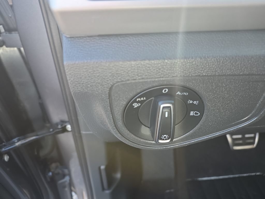 Used 2023 Volkswagen Atlas SEL Premium AWD/4WD image 18