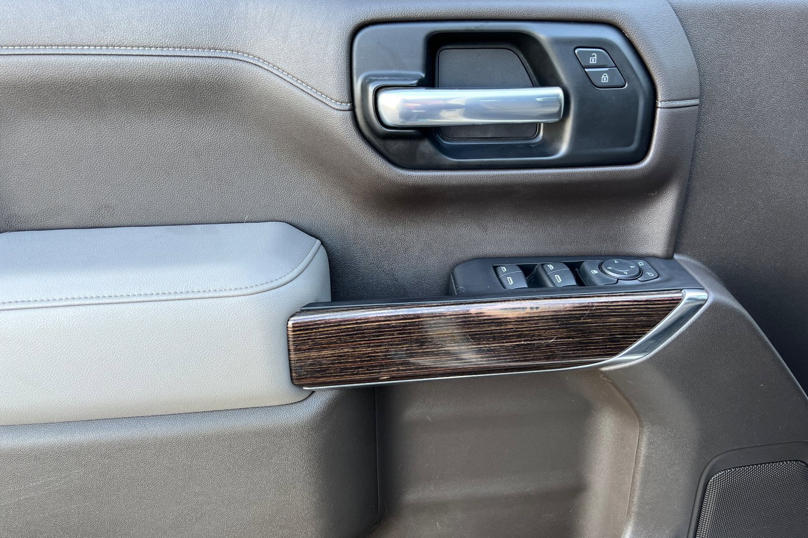 Used 2020 GMC Sierra 1500 SLE w/ SLE Value Package image 10