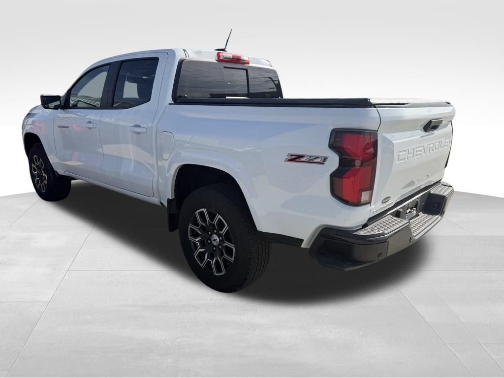 Used 2024 Chevrolet Colorado Z71 w/ Z71 Convenience Package 2 AWD/4WD image 3