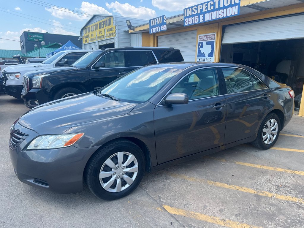 Used 2009 Toyota Camry LE FWD image 3