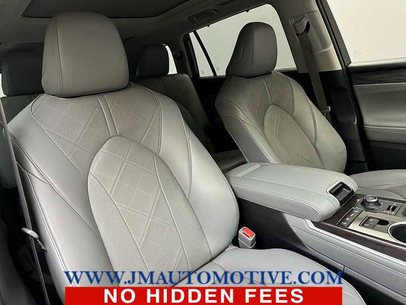 Used 2021 Toyota Highlander Platinum image 22