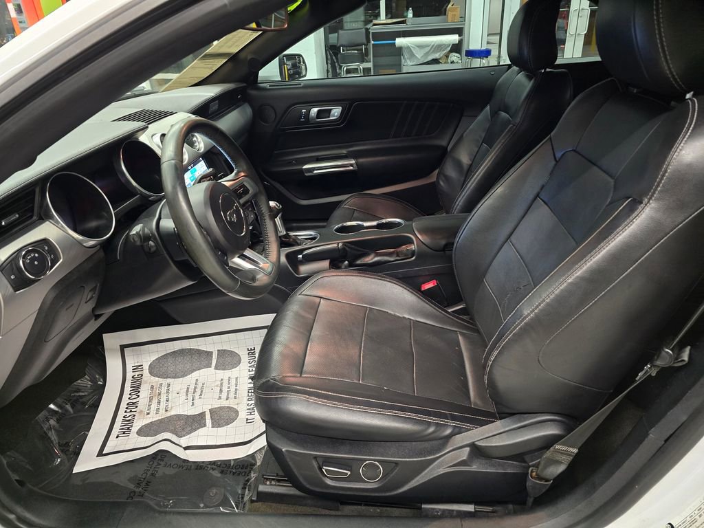 Used 2018 Ford Mustang Premium image 22