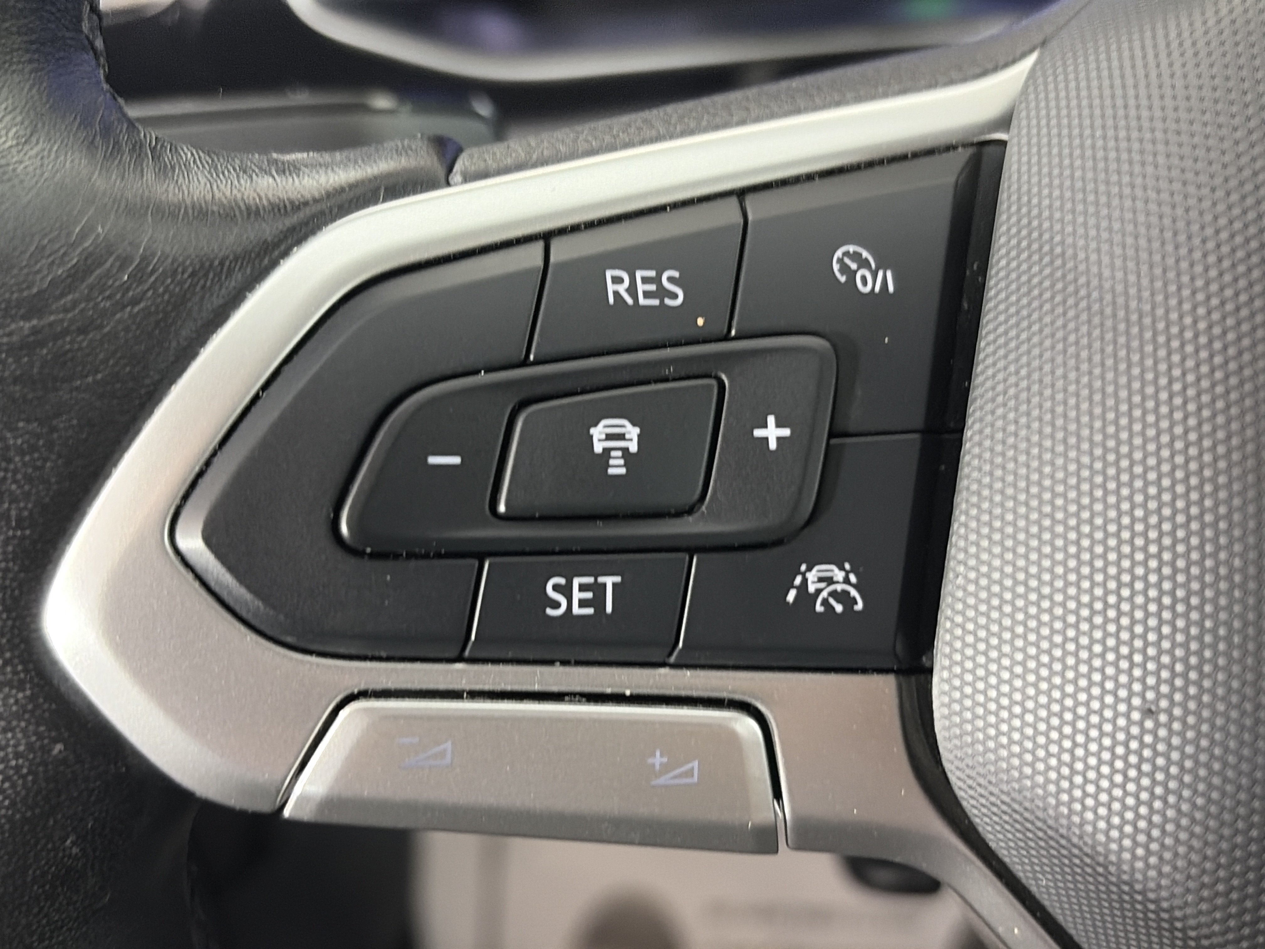 Used 2025 Volkswagen Jetta S FWD image 31