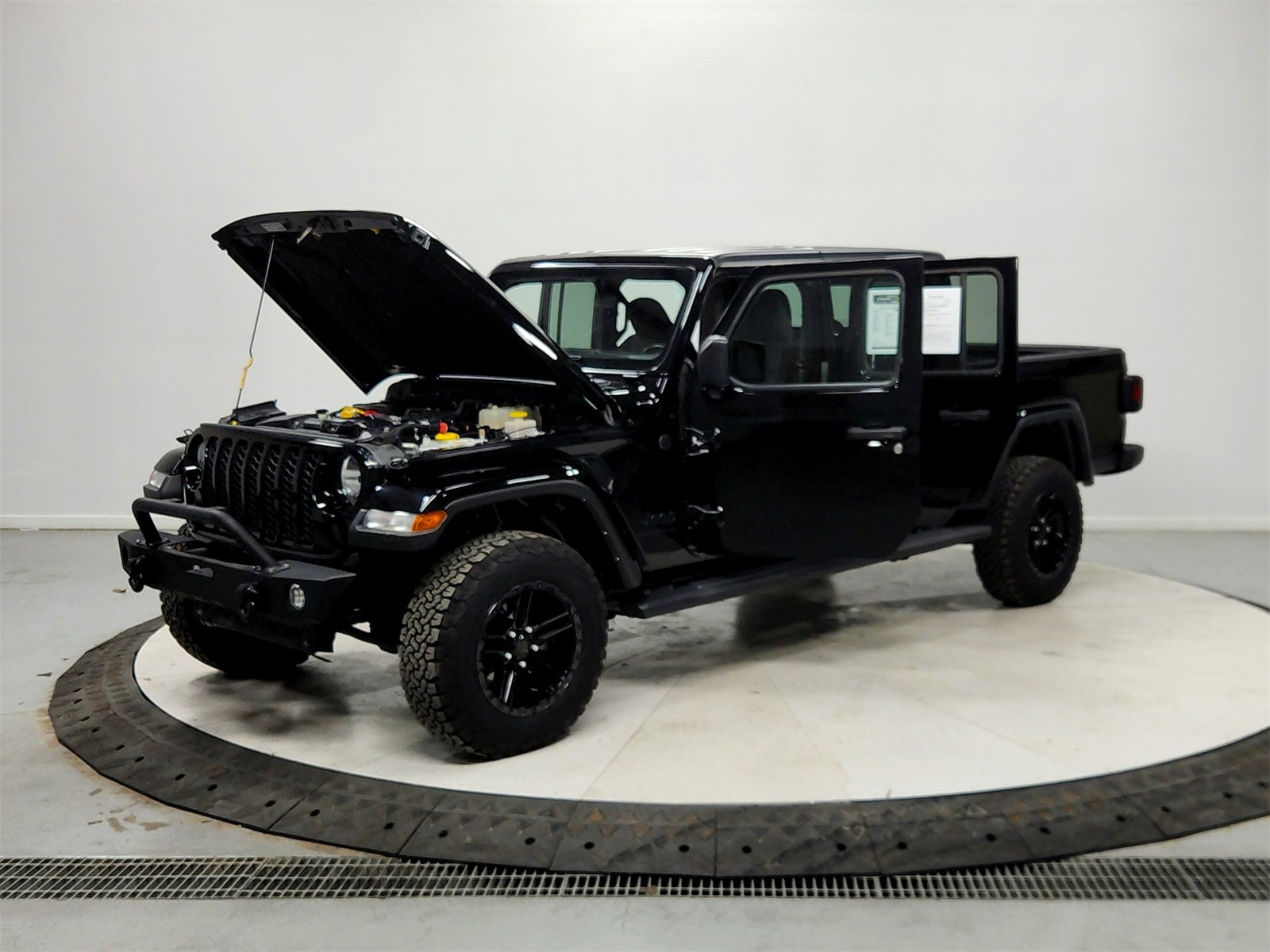Used 2022 Jeep Gladiator Sport image 11