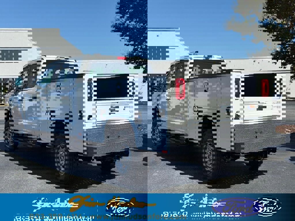 New 2026 Ford F250 XL w/ XL Chrome Package image 3