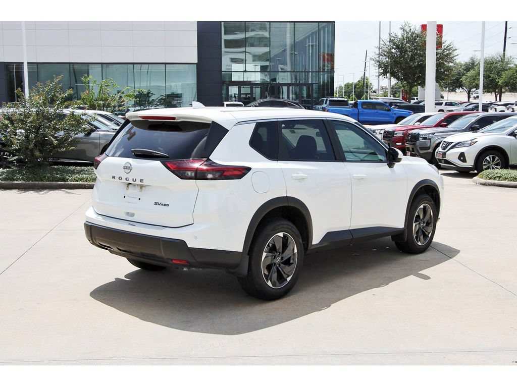 Used 2024 Nissan Rogue SV AWD/4WD image 5