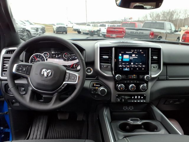 New 2026 RAM 1500 4x4 Crew Cab image 12