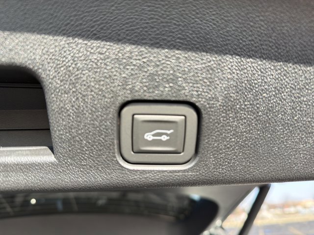 New 2026 Chevrolet Traverse LT image 38