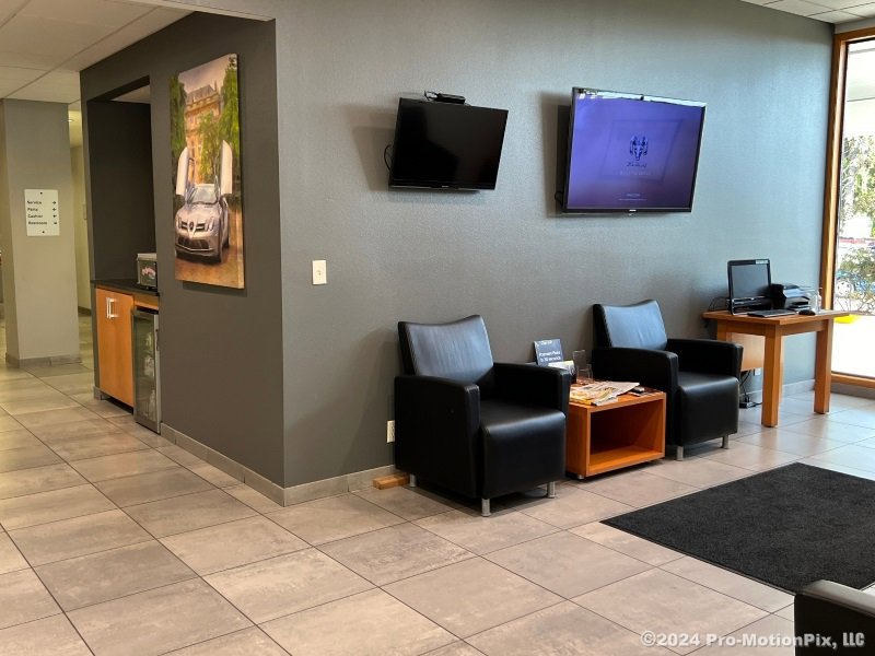 Used 2022 Volvo XC60 T8 Inscription Expression image 38