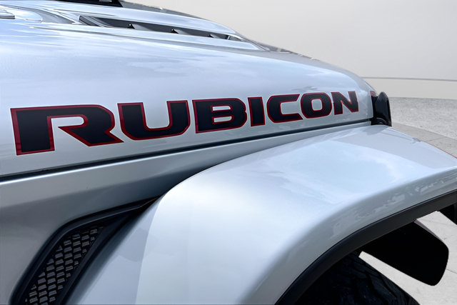 Used 2023 Jeep Wrangler Unlimited Rubicon w/ Cold Weather Group AWD/4WD image 31