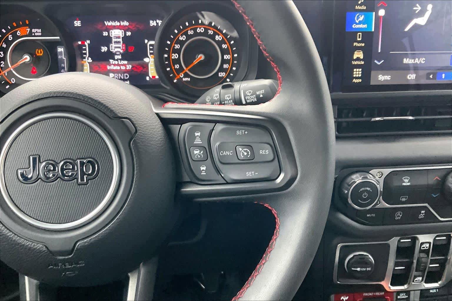 Used 2025 Jeep Wrangler Unlimited Rubicon AWD/4WD image 23