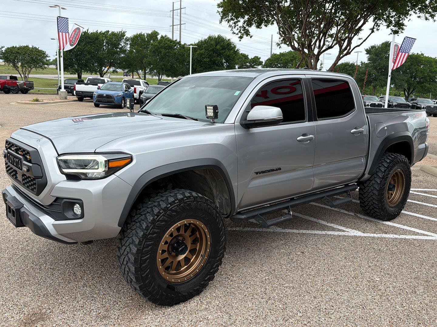 Used 2021 Toyota Tacoma TRD Off-Road w/ Technology Package AWD/4WD image 7