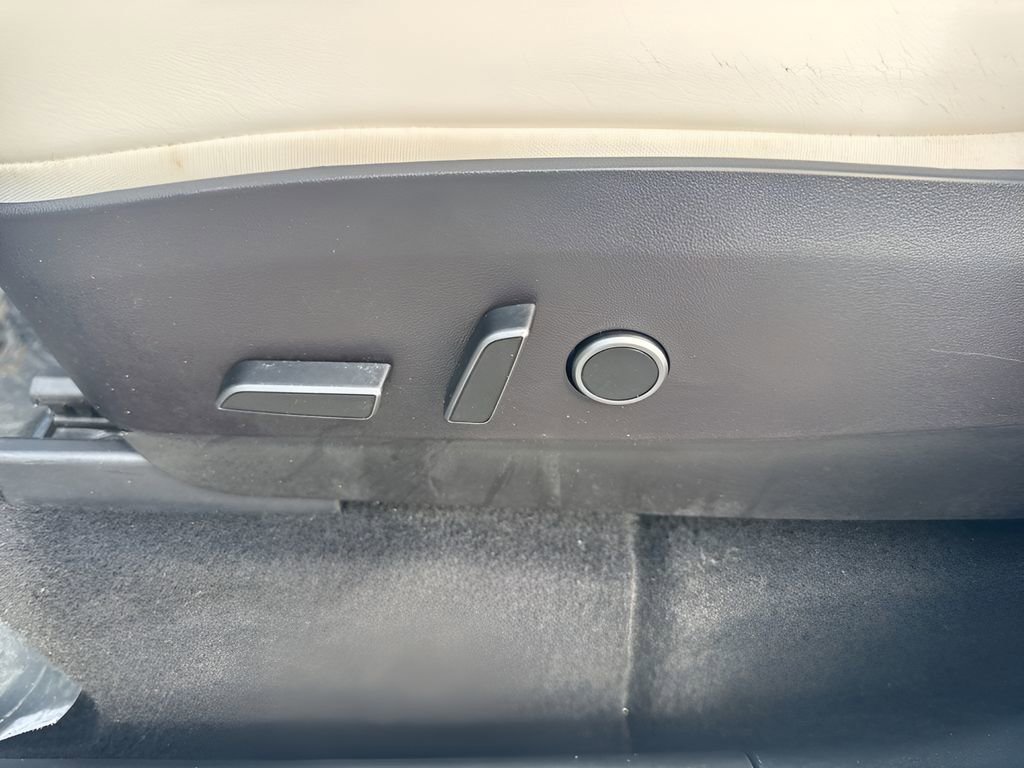 Used 2022 Tesla Model Y Performance image 10