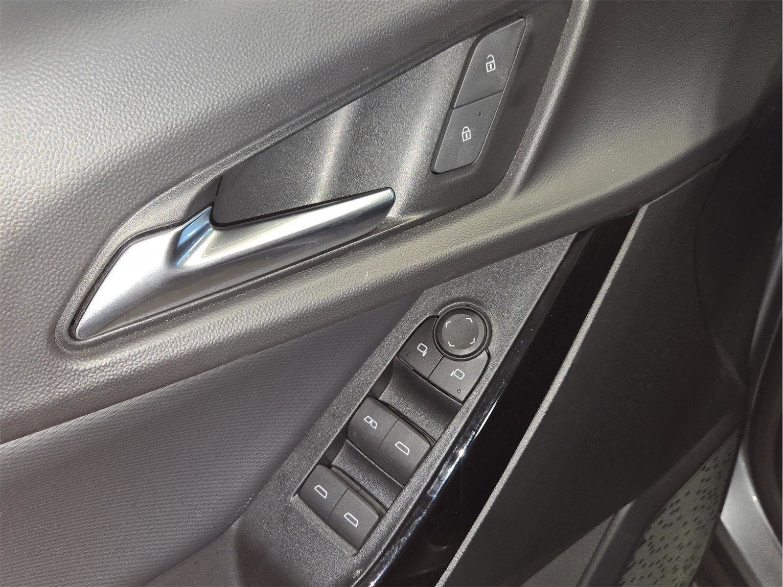 Used 2025 Chevrolet Equinox LT w/ Safety and Technology Package AWD/4WD image 12