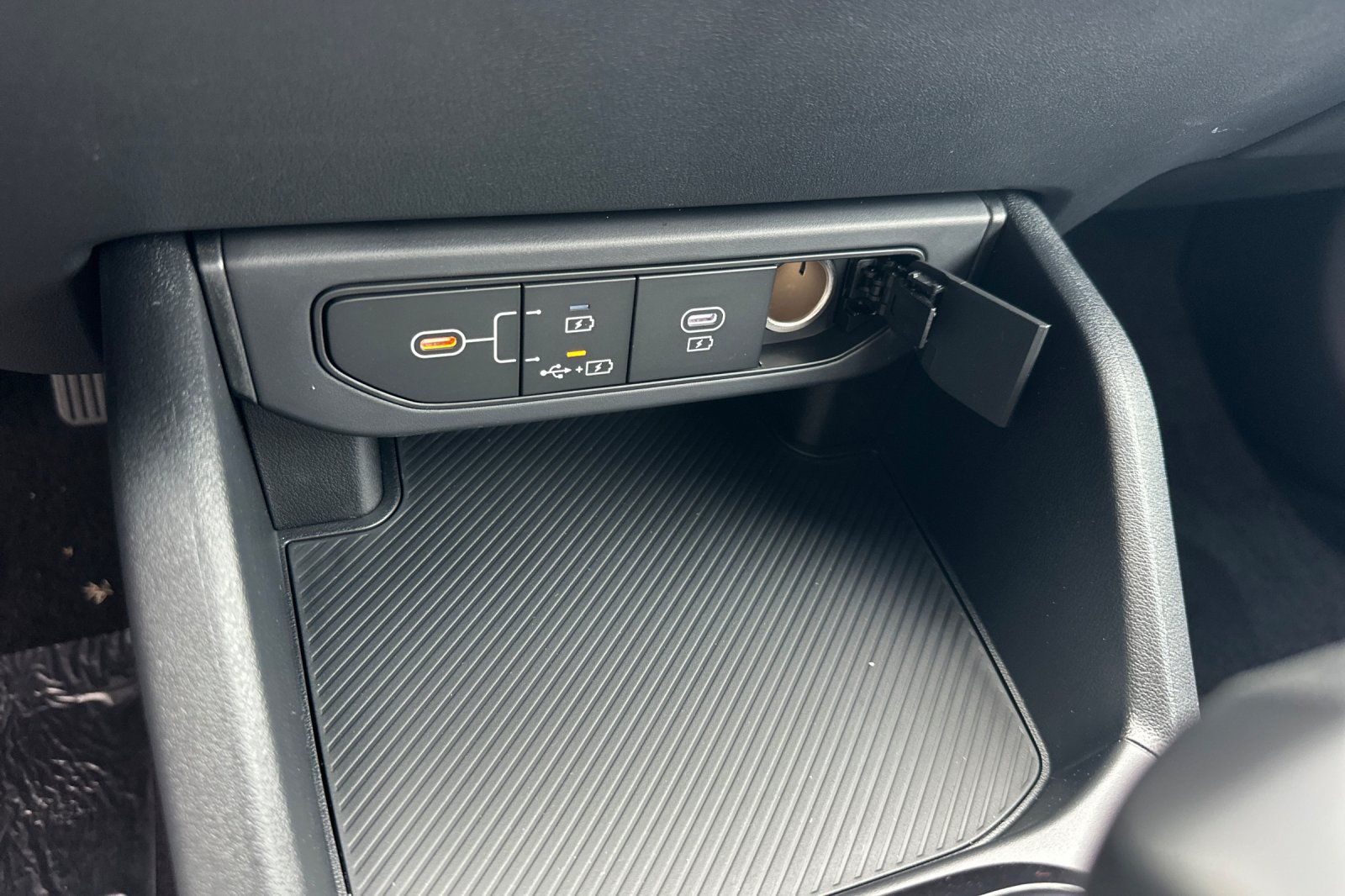 New 2026 Kia K4 FWD image 26