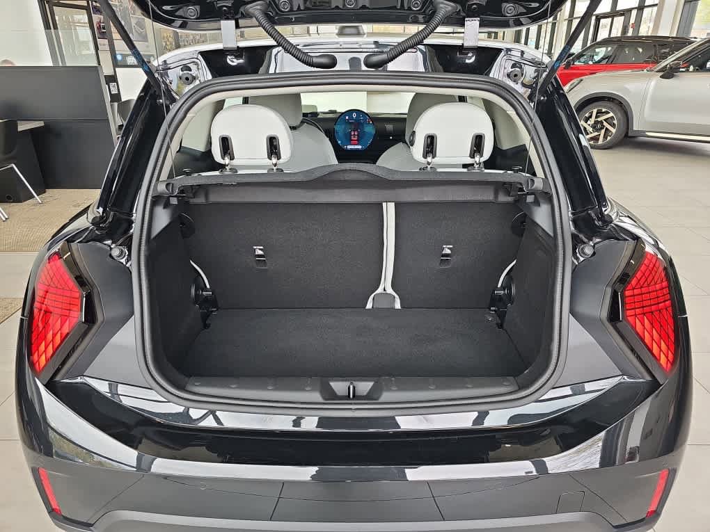 Certified 2025 MINI Cooper 2-Door Hardtop image 10