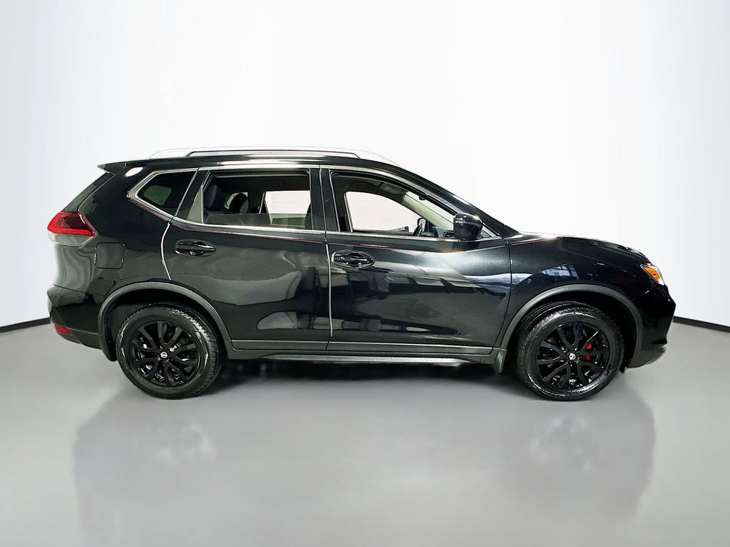 Used 2018 Nissan Rogue SV image 9